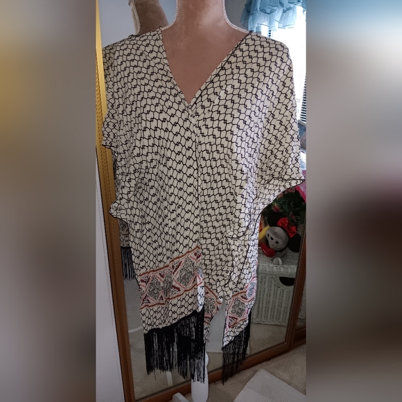 Anthropolgie Roffe Accessories~Bonita Neutral Fringe Oversized Kimono/Cover Up - Picture 7 of 15